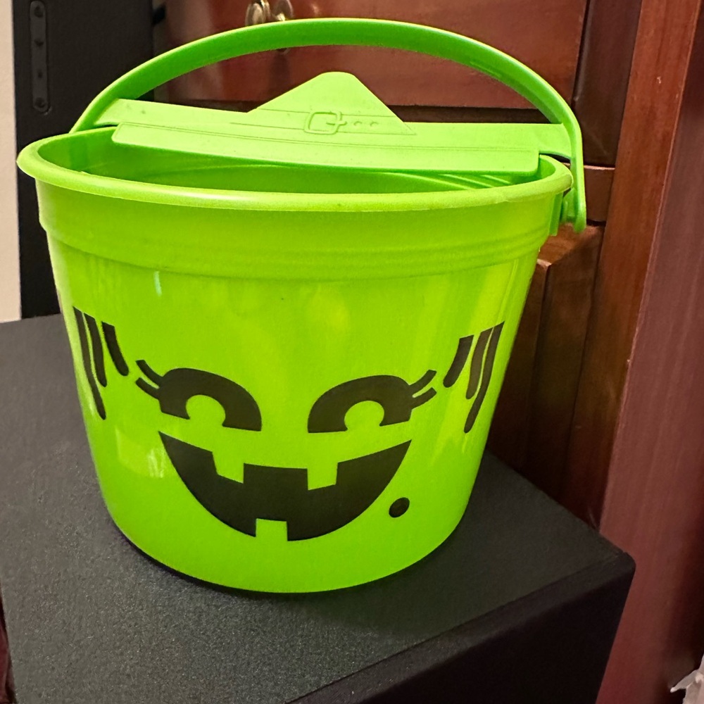 McDonald’s Halloween happy meal Pail